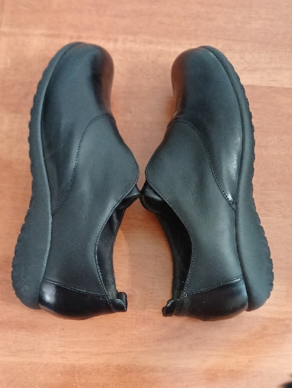 New 9B (EU40) NWIB Naot Black Leather Slip-On Loafer